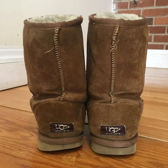 Womans Ugg 5825 Leather Slip-on Short Boots 6 W - Picture 3 of 7